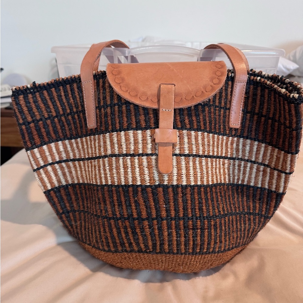 Jennabee Handmade Sisal Basket Bag. EUC.